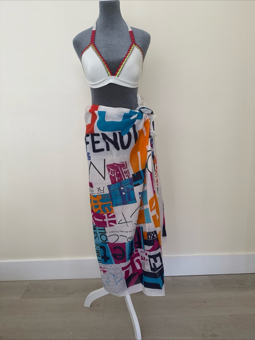 AUTHENTIC FENDI Vintage 2000s multicolor ABSTRACT ART scarf/sarong voile shawl - Picture 3 of 14